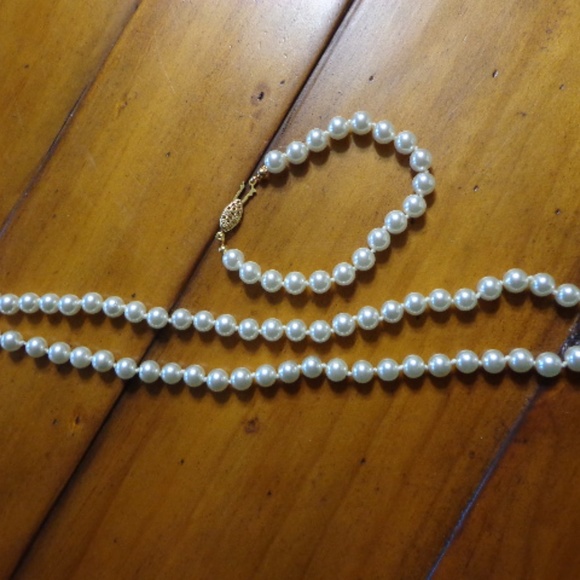 Unbranded Jewelry - Faux Pearl Necklace & Bracelet Set